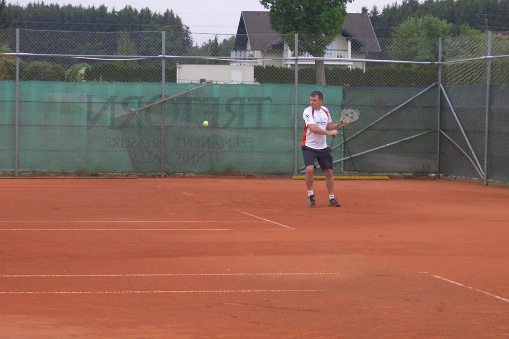 Hubert beim Rückschlag