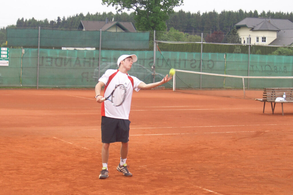 Daniel Huber beim Aufschlag