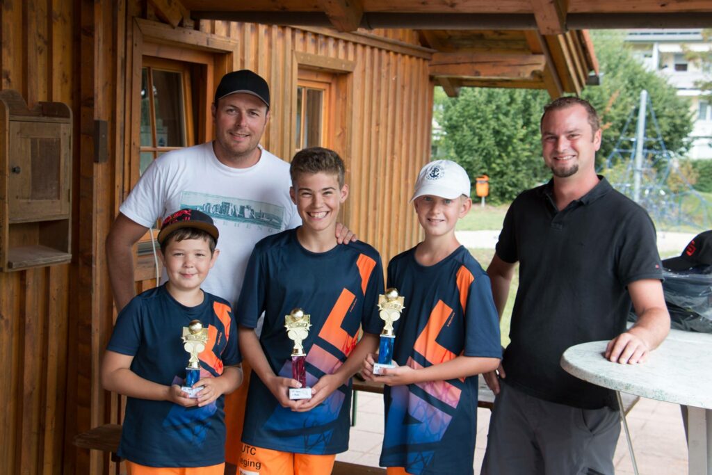 Siegerehrung Kids mit Coach Franz und Obmann Jochen