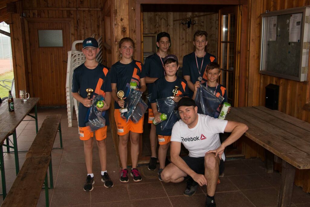 Siegerehrung Kids mit Coach Franz